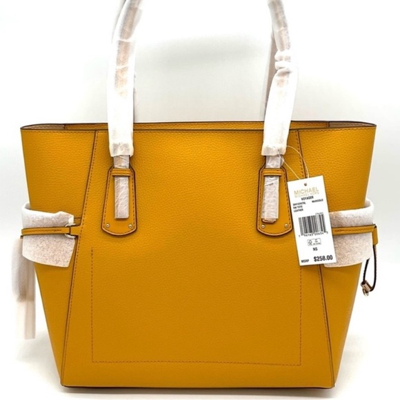 Michael Kors Voyager EW Tote Bag Leather Marigold - Picture 4 of 9